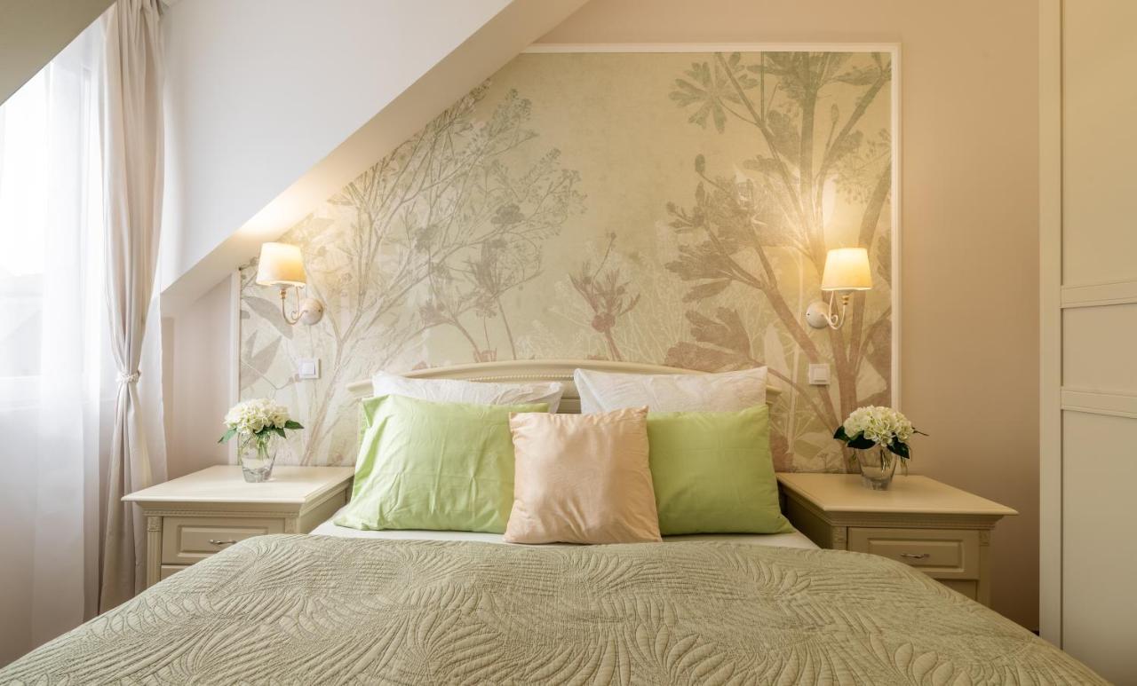 Monarchia Apartman Pearl โมชนมายารูวาร์ ภายนอก รูปภาพ
