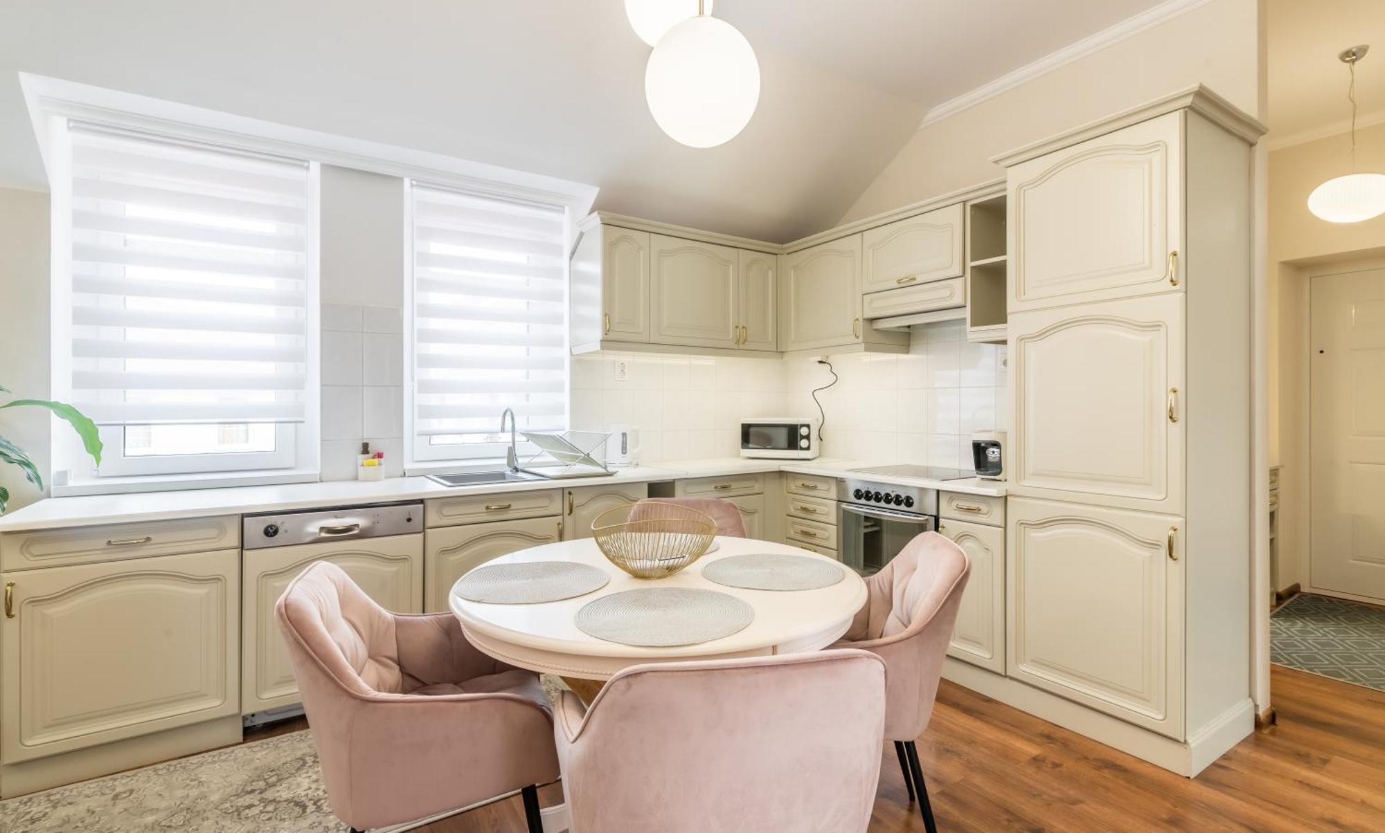 Monarchia Apartman Pearl โมชนมายารูวาร์ ภายนอก รูปภาพ
